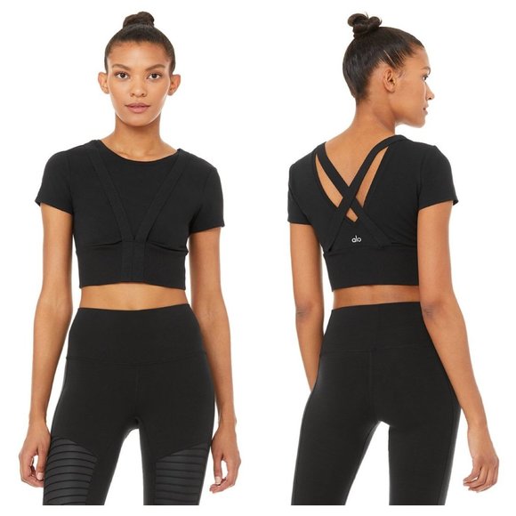 ALO Yoga Tops - ALO Yoga Revolve Crop Tee - Black